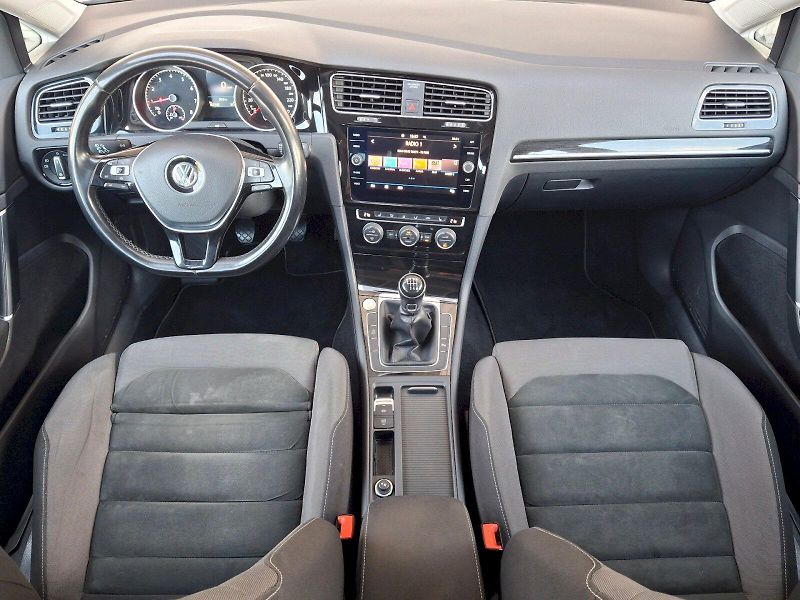 Volkswagen Golf (2020) Variant HighLine 1,5TSi 110kW - fotka 5 z 35