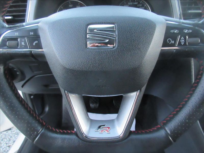 Seat Leon 1,4 TSI Led FR Top Stav - fotka 9 z 16