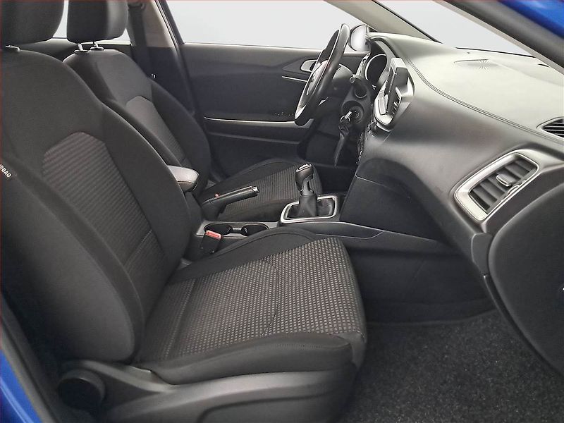 Kia Ceed (2019) 1.4 CVVT, Serv.kniha, Tempomat - fotka 9 z 16