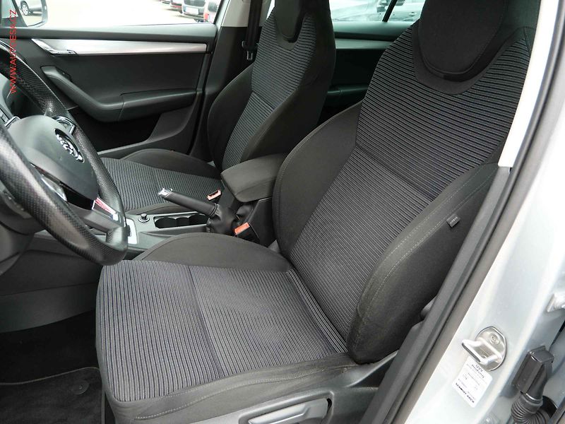 Škoda Octavia (2015) 2.0TDi, DSG, navi, bixen - fotka 9 z 19