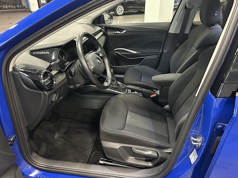Škoda Fabia (2022) 1.0TSi DSG Style LED 81kW - fotka 5 z 23
