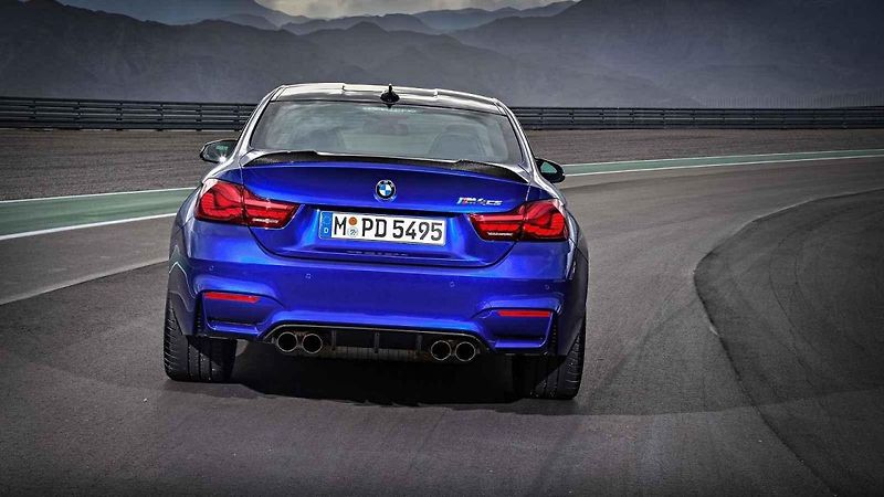 BMW M4 CS