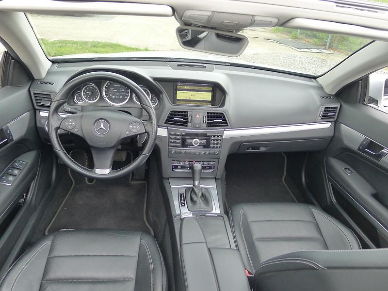 Mercedes-Benz Třídy E E 350 CDI Cabrio - fotka 15 z 30