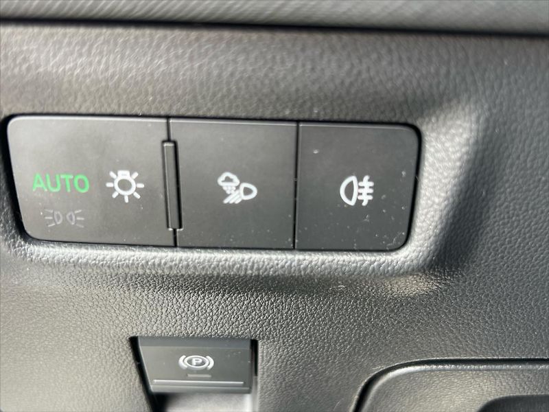 Škoda Kodiaq 2,0 TDi 110 kW 7DSG SELECTION - fotka 24 z 28
