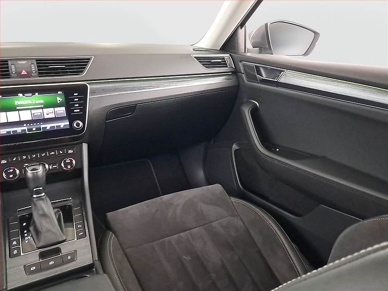 Škoda Superb (2022) 2.0 TDI - fotka 8 z 24