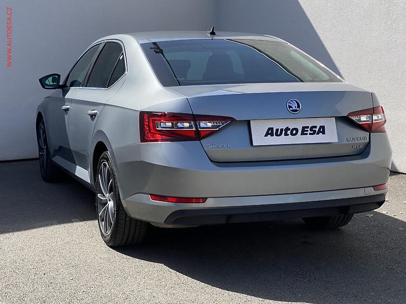 Škoda Superb (2015) 2.0 TDi 4x4, ČR, Style, DSG - fotka 6 z 18