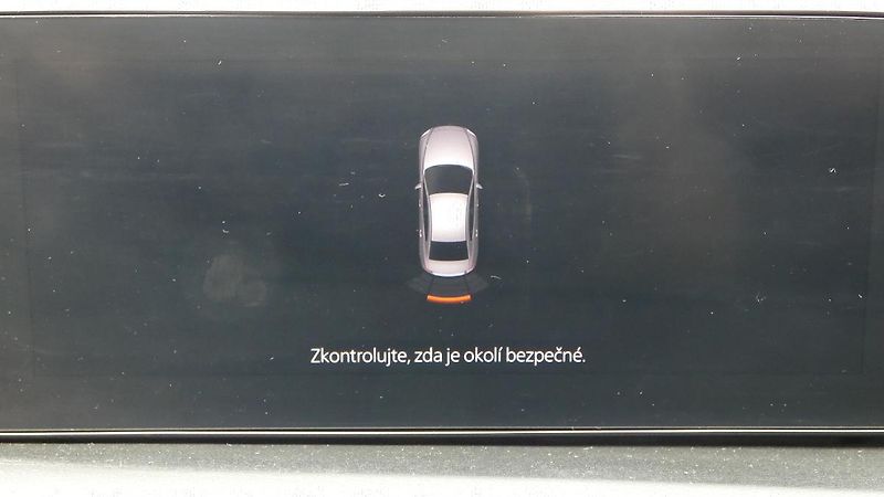 Mazda 3 2.0 Skyactive-G120 - fotka 15 z 22