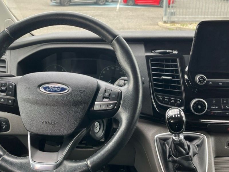Ford Tourneo Custom 2,0ECOBLUE,77kW,CZ,DPH - fotka 9 z 14