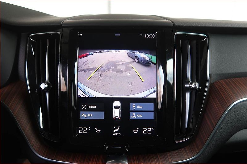 Volvo XC60 (2020) B4 AWD - fotka 15 z 17