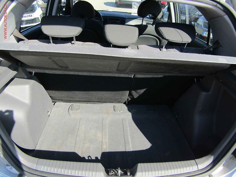 Kia Rio (2012) 1.4i, ČR, AC - fotka 7 z 17