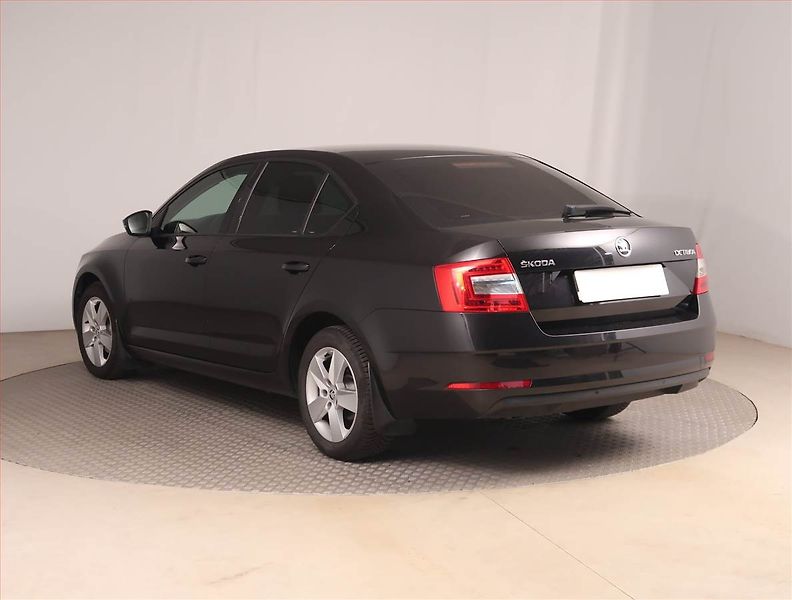 Škoda Octavia (2017) 1.6 TDI, Automat, Serv.kniha - fotka 4 z 18