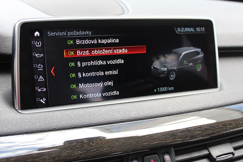 BMW X5 xDrive30d - fotka 22 z 30