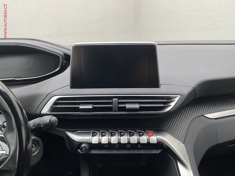 Peugeot 3008 (2018) 1.5 HDi, Active, AT, navi - fotka 12 z 17
