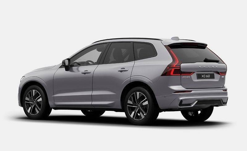 Volvo XC60 (2026) B5 AWD PLUS DARK - fotka 3 z 15