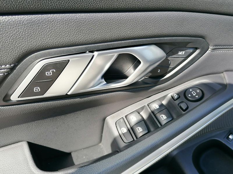 BMW Řada 3 (2022) REZERVACE! 320e PHEV - fotka 27 z 42