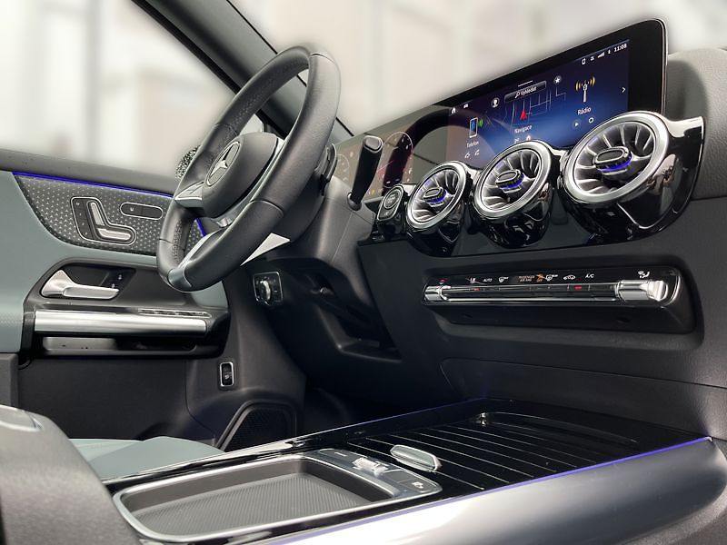 Mercedes-Benz GLA 200 off-road vehicle Progressi - fotka 17 z 21
