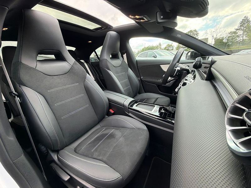 Mercedes-Benz CLA 180 d, AMG, Panorama - fotka 29 z 35
