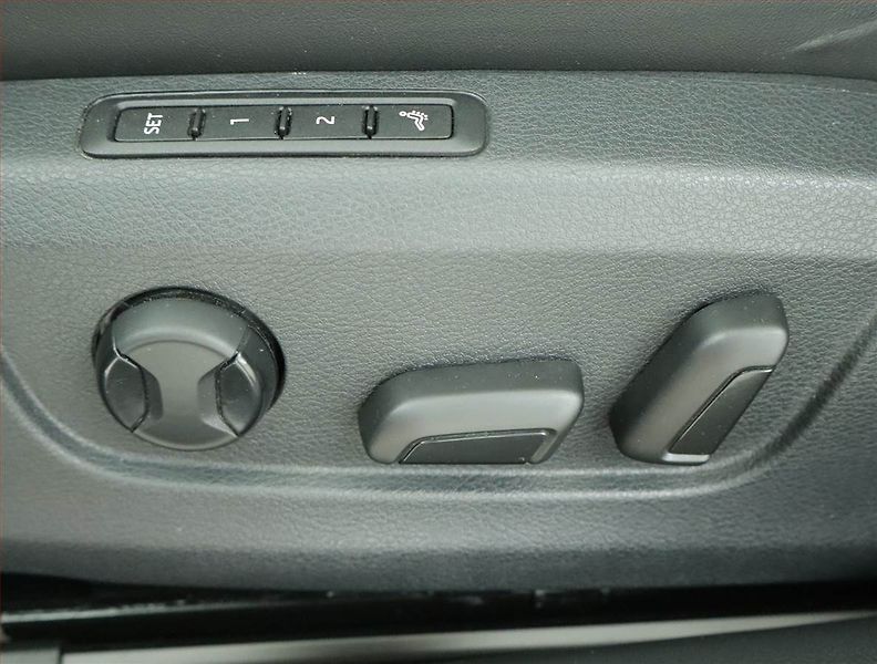 Škoda Superb (2023) Laurin&Klement 2.0 TDI - fotka 20 z 27