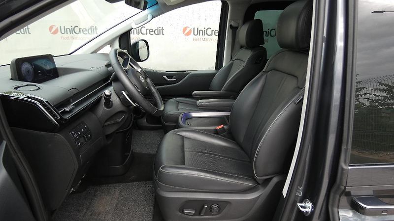 Hyundai Staria 2.2 CRDi Luxury 4x4 Auto - fotka 20 z 32