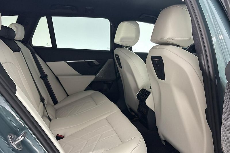 BMW Řada 5 540d xDrive Touring - fotka 12 z 26