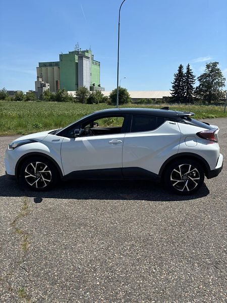 Toyota C-HR (2019) Hybrid  - fotka 2 z 15
