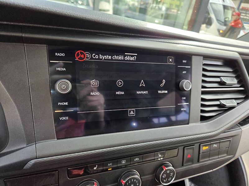 Volkswagen Caravelle (2022) 2.0 TDI DSG Long 9míst WEBASTO - fotka 29 z 43