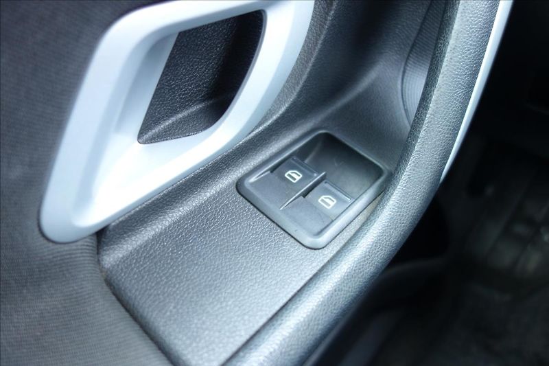 Škoda Fabia 1,2 i,ČR,2 MAJ.,SERV.KN.,KLIMA - fotka 26 z 44