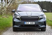 Příď navazuje na styl vozů se spalovacími motory, ale má svá specifika