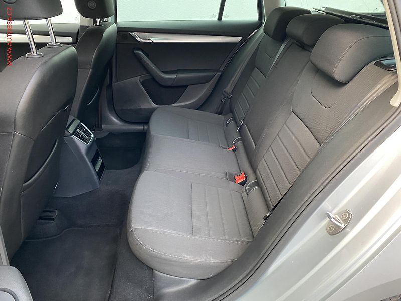 Škoda Octavia (2015) 1.6 TDI, ČR, AC, výhřev sed. - fotka 10 z 17
