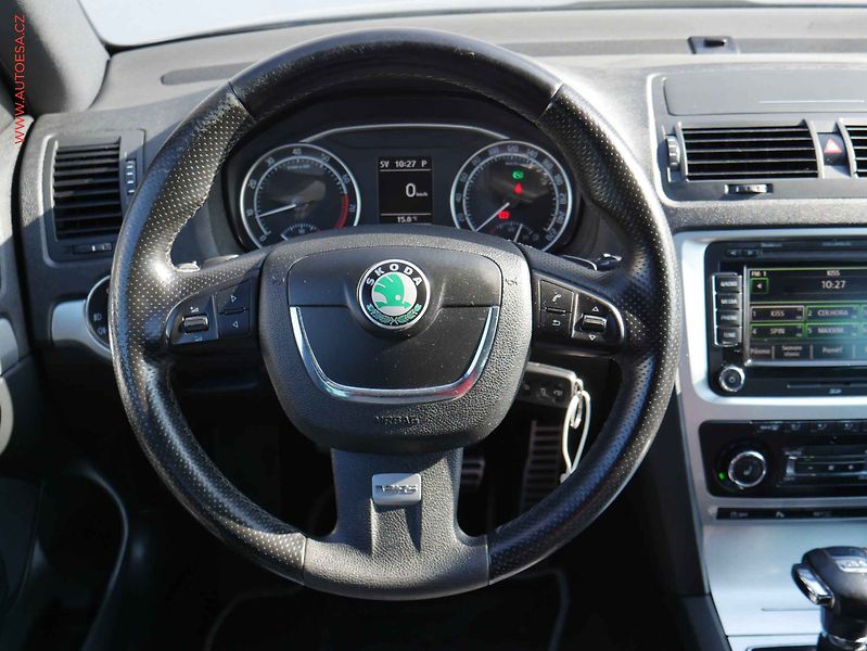 Škoda Octavia (2011) 2.0TSI, RS, DSG, navi - fotka 13 z 17