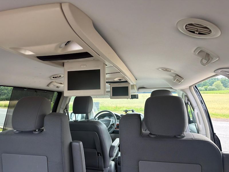 Chrysler Town & Country (2007) 3,8V6 SwivelGo Limit 2007 - fotka 8 z 20