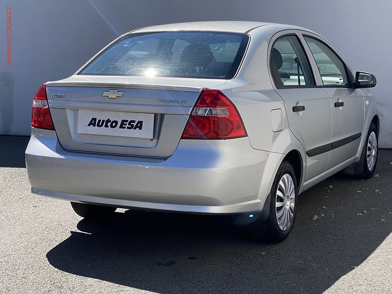 Chevrolet Aveo (2009) 1.2 i, ČR, El.okna, servo - fotka 4 z 15