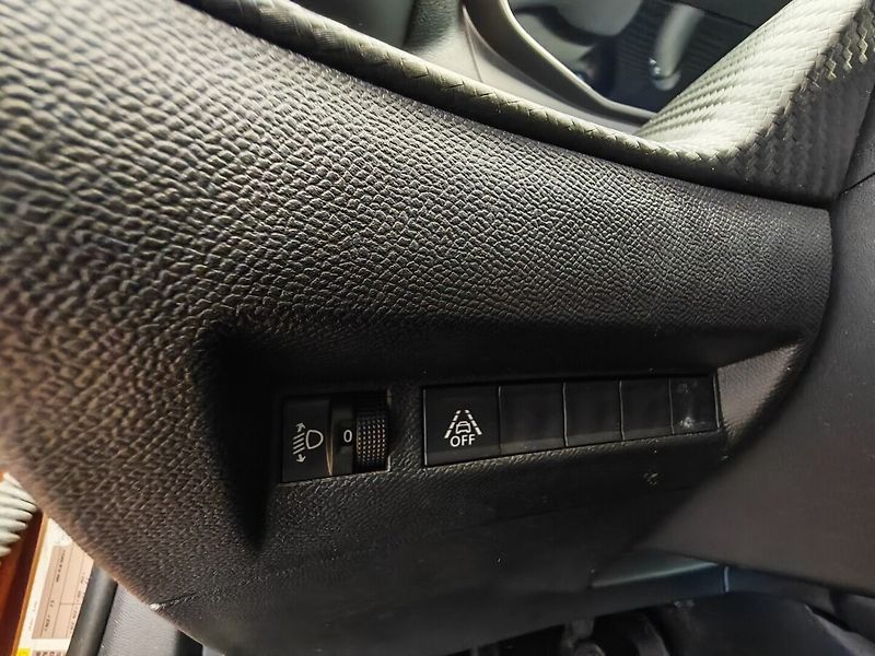 Peugeot 2008 1.2 Benzin - fotka 22 z 35