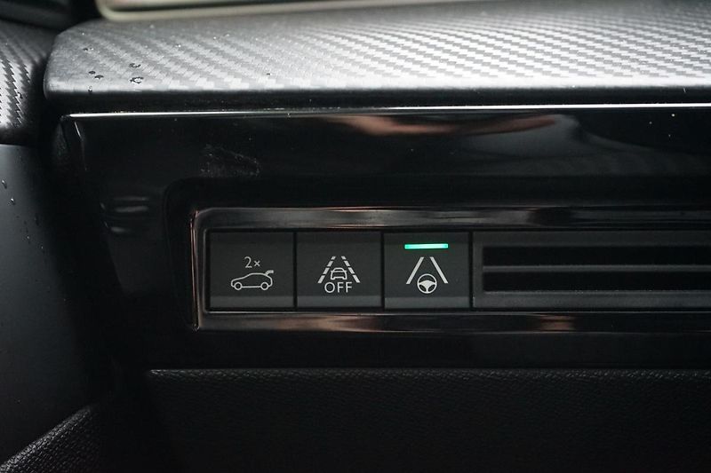 Peugeot 508 1.5HDi Allure Kamera CarPlay - fotka 19 z 22