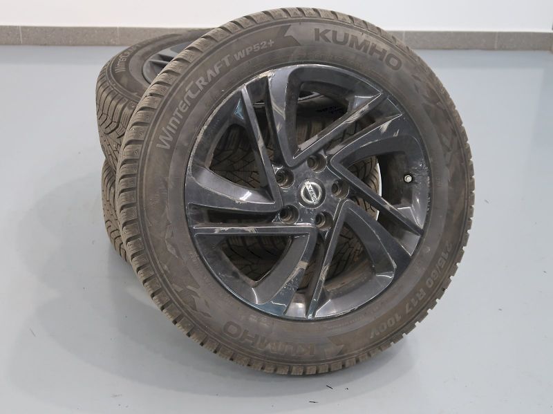 Nissan Qashqai (2021) 1.3DiG-T 103KW TAŽNÉ 360*CAMER - fotka 33 z 33