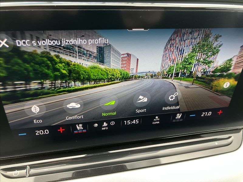 Škoda Octavia 2,0 TAŽNÉ,KŮŽE,MATRIX-BEAM - fotka 27 z 36