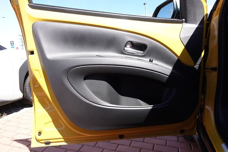 Toyota Aygo 1,5 HEV GR SPORT - fotka 9 z 33