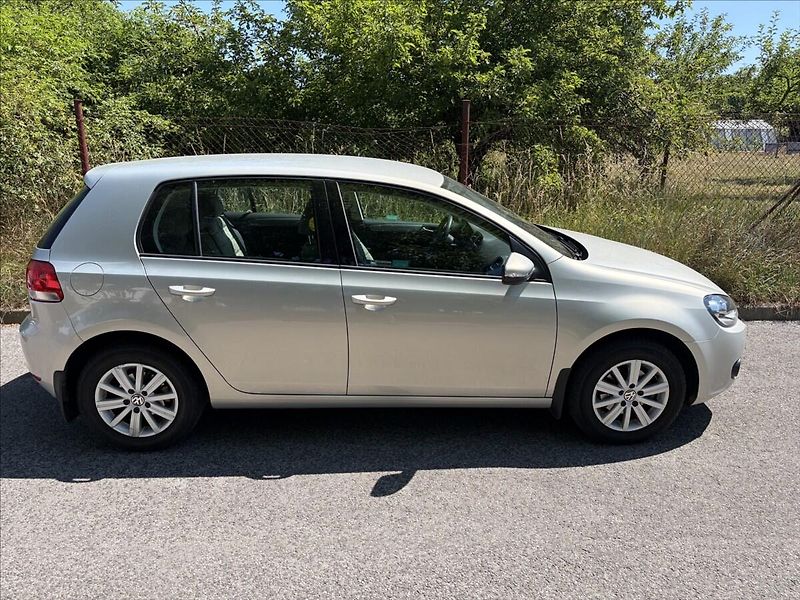 Volkswagen Golf 1,2 1.2 TSI, 1.maj, CZ,servisk - fotka 4 z 14