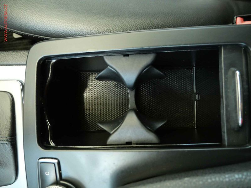 Mercedes-Benz Třídy C (2011) 1.8 CGi C 180, Avantgarde, AT - fotka 22 z 23