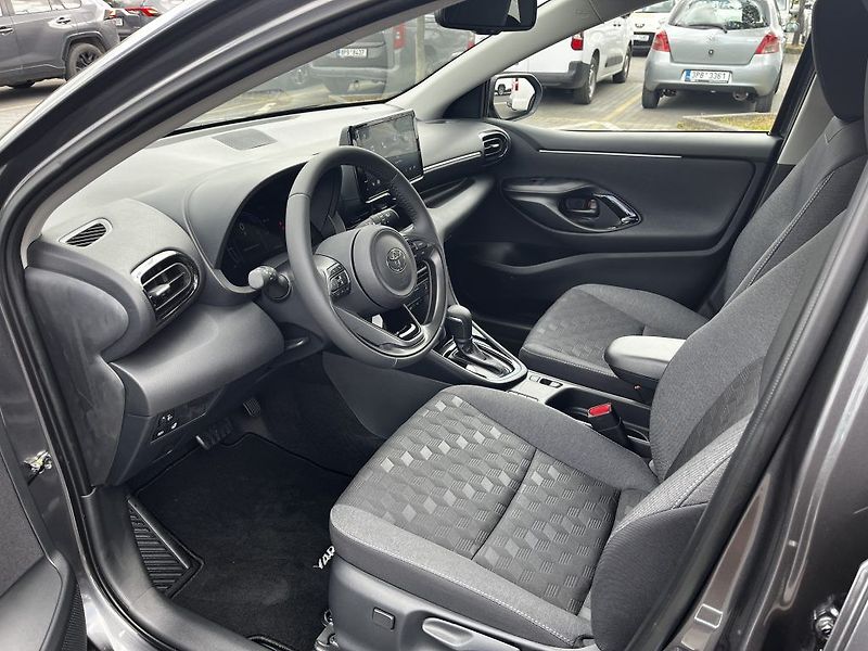 Toyota Yaris 1.5 Hybrid Style ODBĚR ihned - fotka 12 z 29