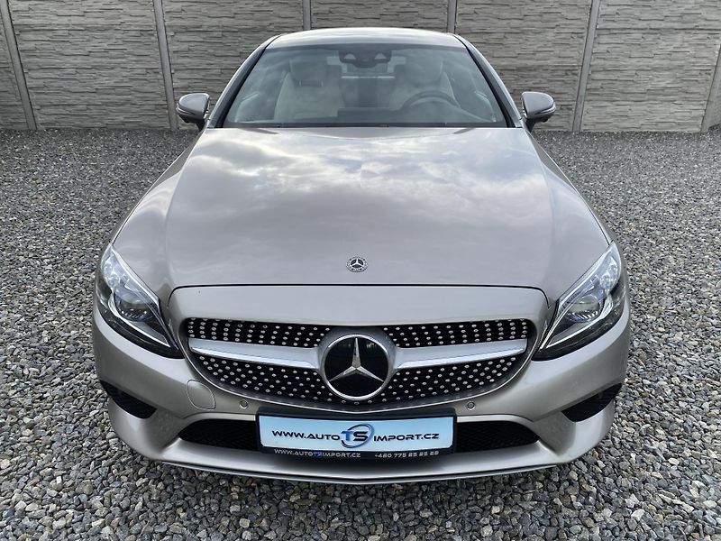 Mercedes-Benz Třídy C C 400 COUPE 4MATIC 51.000KM - fotka 9 z 149