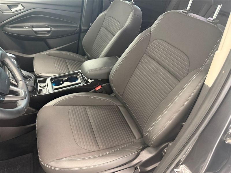 Ford Kuga 1,5 EcoBoost TITANIUM CZ - fotka 7 z 19