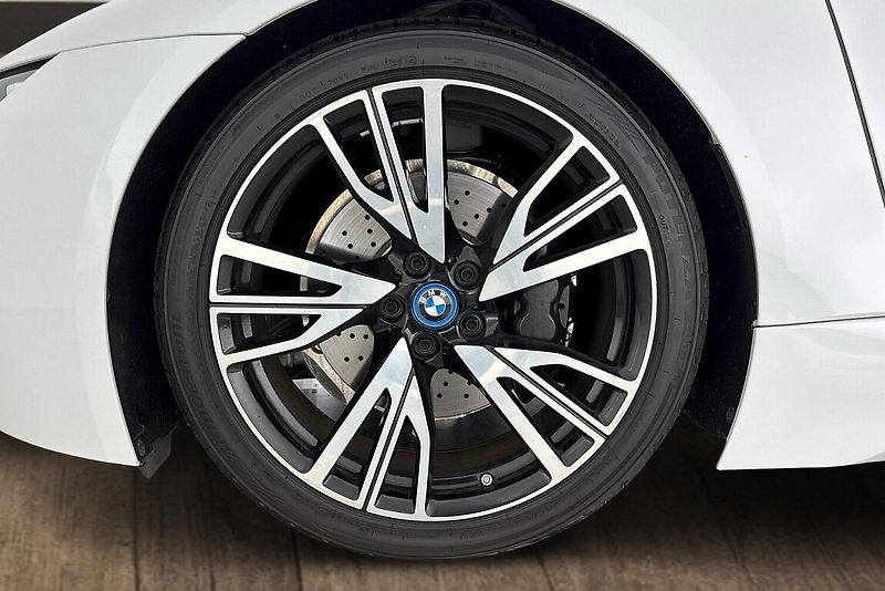 BMW i8 Coupé - fotka 6 z 24