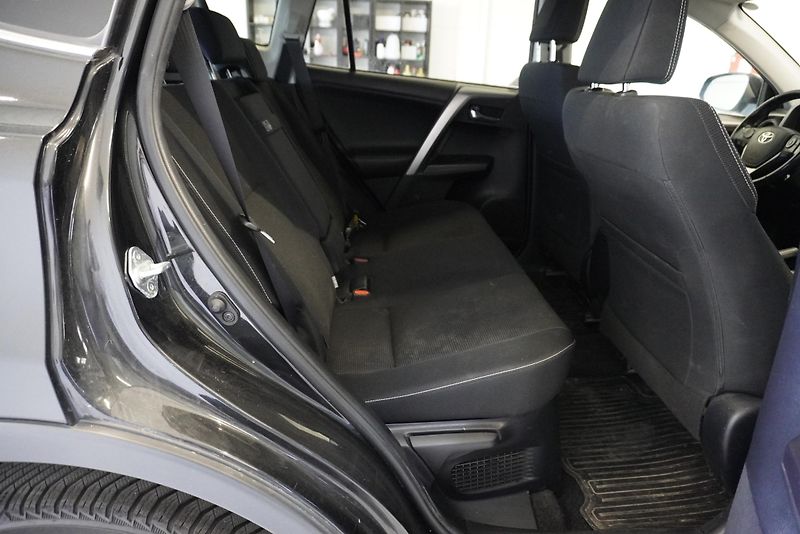 Toyota RAV4 2.5 HYBRID EXECUTIVE 4WD AUT. - fotka 24 z 28