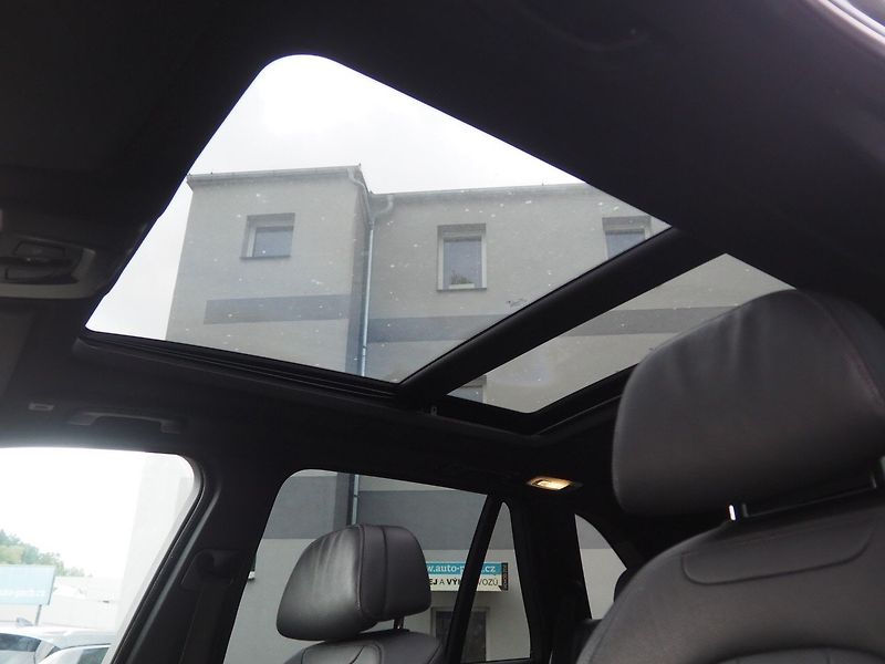 BMW X5 (2017) 3.0d xDrive, 4x4, Pano - fotka 41 z 43