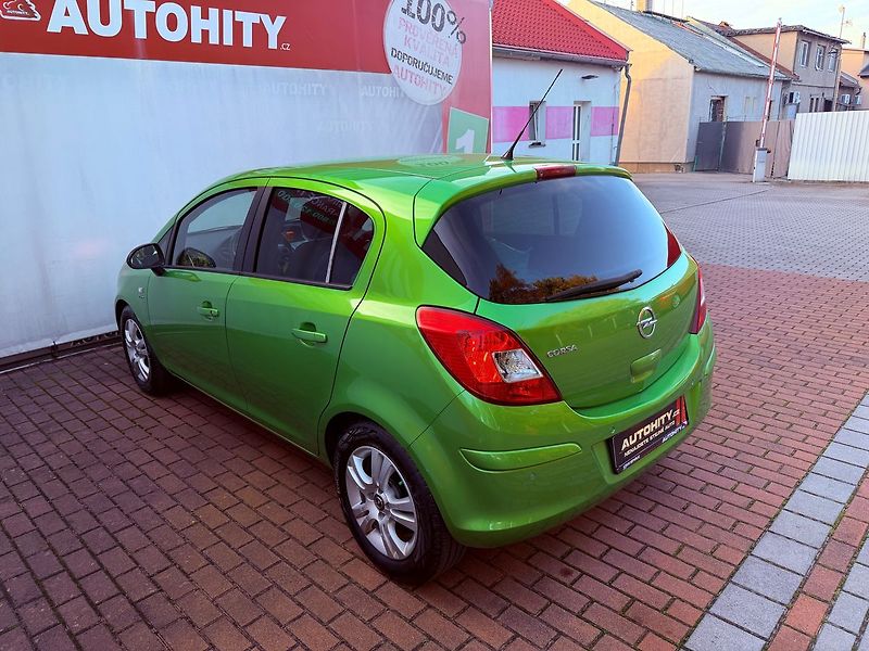 Opel Corsa 1.4 Active, Serviska - fotka 8 z 21