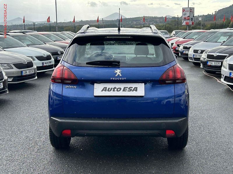 Peugeot 2008 (2019) 1.2PT, 1.maj,ČR - fotka 5 z 16