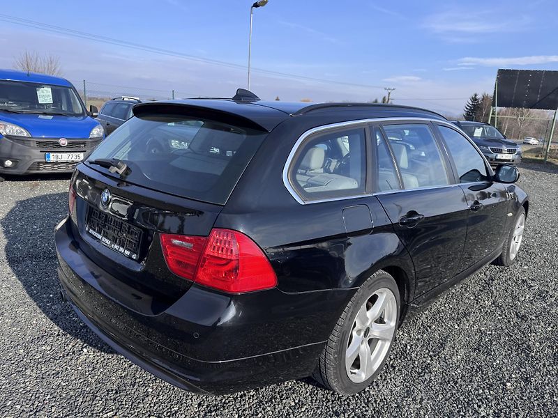 BMW Řada 3 330D, 180 kW, xDrive, kombi - fotka 6 z 25