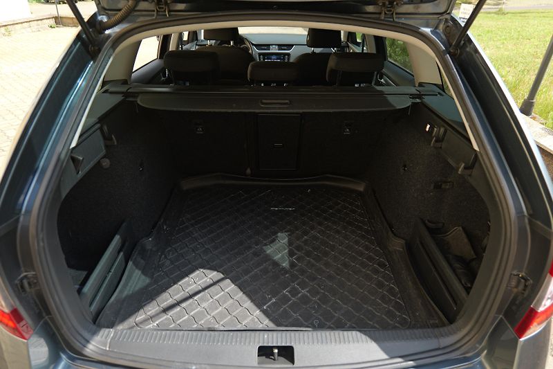 Škoda Octavia 1.4 TSI 110 kW Tažné CarPlay - fotka 30 z 31