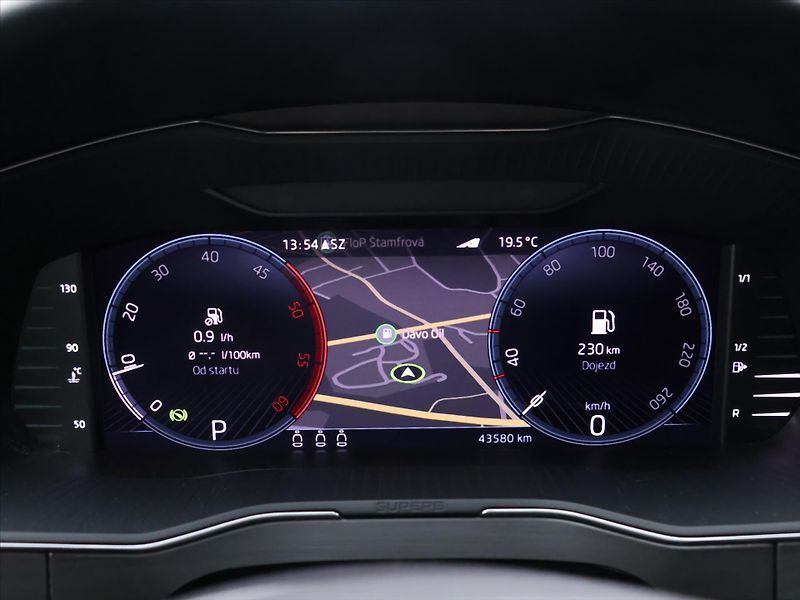 Škoda Superb 2,0 TDI 147kW 4x4 DSG Style+ - fotka 20 z 35